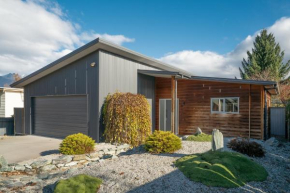 Modern Arrowtown Escape - Arrowtown Holiday Home